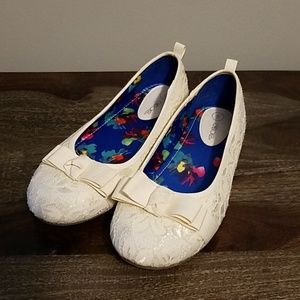 Lace Ballet Flats in Light Cream